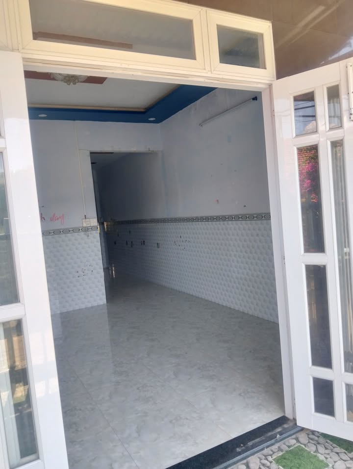 Nhà cấp 4 cho thuê tại Khu phố Phước Hậu 1, Phường 9, 104m² chỉ 2.2 triệu/tháng - Thích hợp cho gia đình trẻ