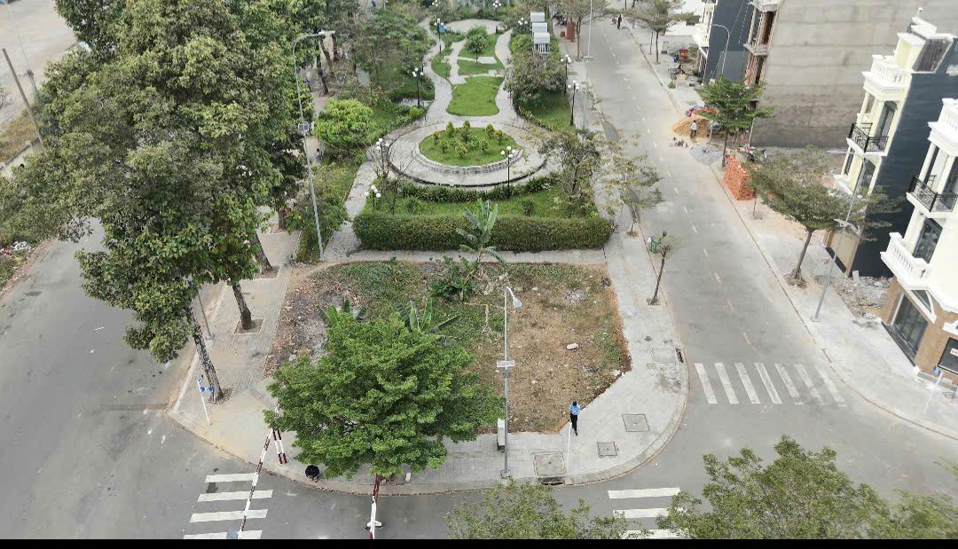 Bán góc 2 mặt tiền KDC Icon Central Dĩ An 84,9m² - Sổ hồng riêng, thổ cư 100%!