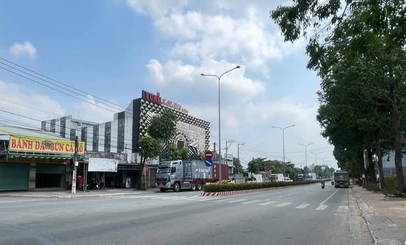 FrontHouse Đường ĐX102, Phú An 104m² chỉ 2.3 tỷ - Đầu tư sinh lời ngay!