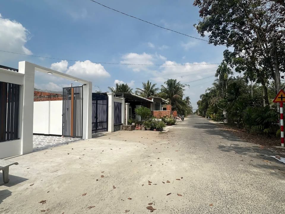 Nhà hẻm Ngô Quyền, Hòa Thành, Tây Ninh 140m² giá 1.35 tỷ - Nhà mới đẹp, vào ở ngay!