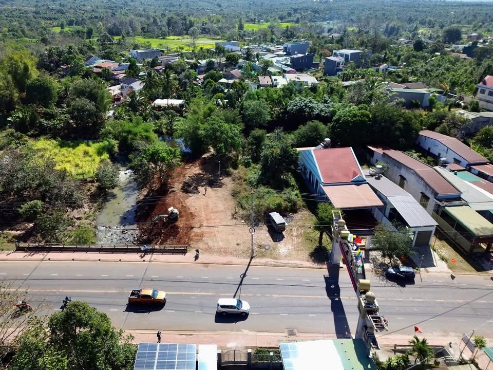 Đất nền 1000m² đường Y Wang, Buôn Ma Thuột - Sổ đỏ chính chủ, giá chỉ 6.999 tỷ!