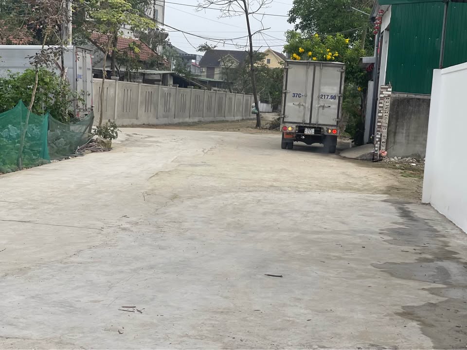 Bán đất Hưng Lộc, TP Vinh 115m² giá 3.5 tỷ - Vị trí thuận lợi gần trường học!