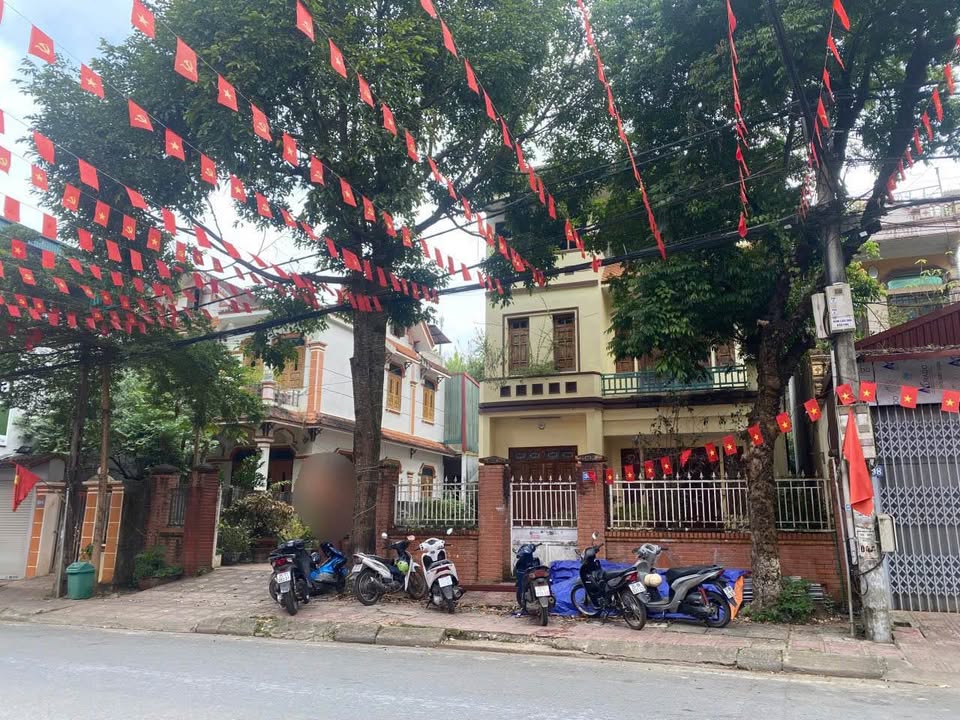 Nhà mặt tiền đường Trần Phú, Lai Châu - Thích hợp làm văn phòng, trung tâm giáo dục