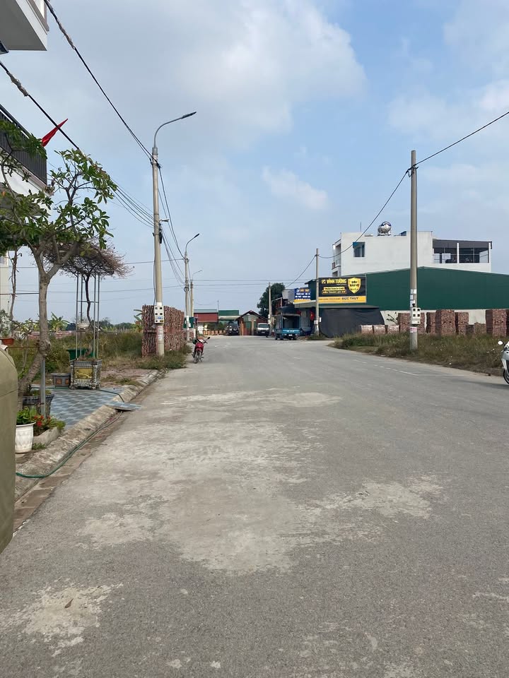 Đất nền tại Xã Hồng Khê, Huyện Bình Giang, 100m² giá 3 tỷ - Đất đẹp, hướng Nam!