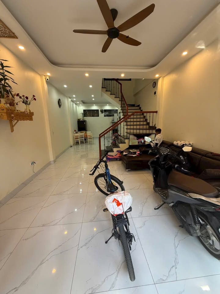 Nhà 3 Tầng Phường Vũ Ninh 65m² giá 3 tỷ - Full nội thất mới toanh!