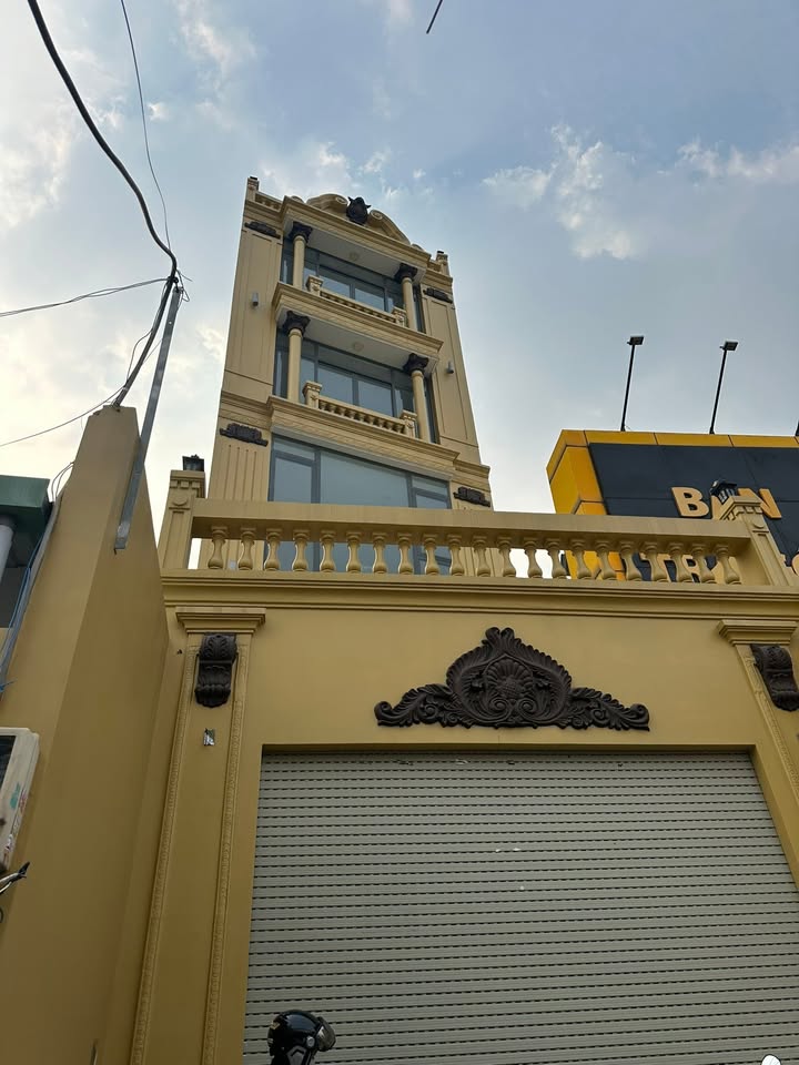 Mặt tiền An Dương Vương, Quận Bình Tân, 96m² giá 13 tỷ - Thiết kế văn phòng hiện đại!