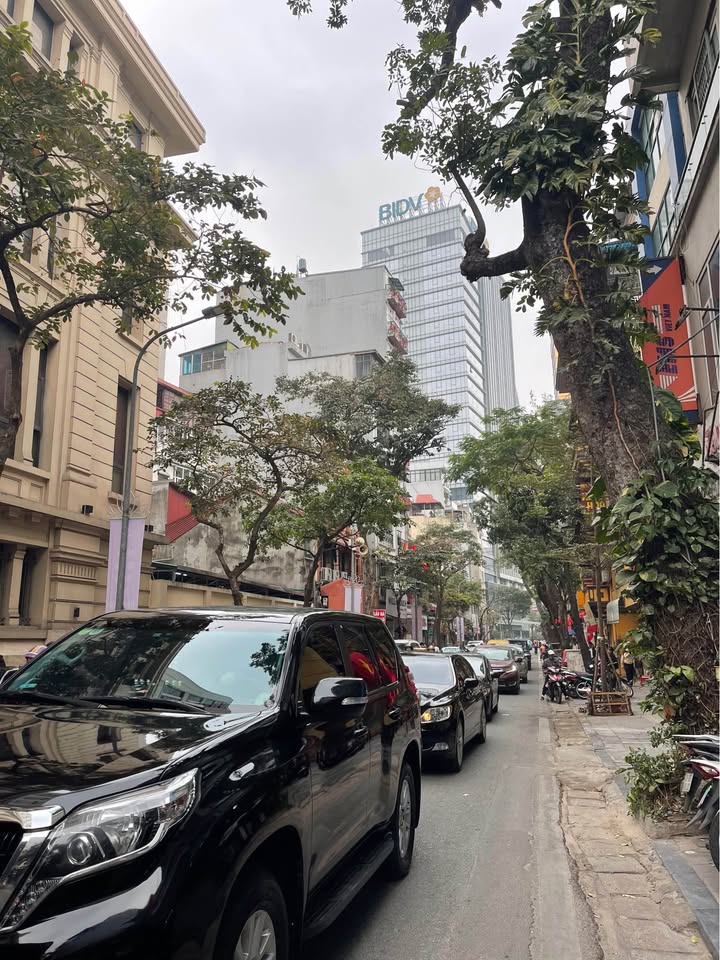 FrontHouse Hàng Vôi, Hoàn Kiếm 65m² giá 8 tỷ - Kinh doanh đỉnh cao!