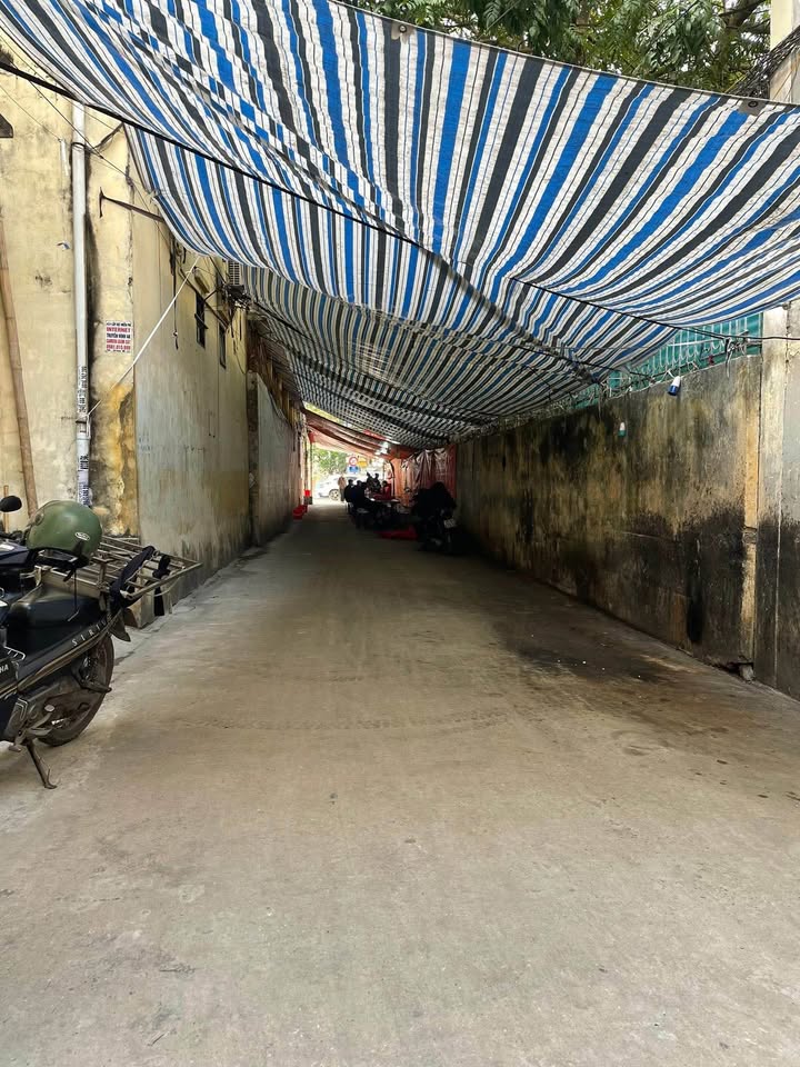 Nhà phố 4 tầng Trần Hưng Đạo 40m² giá 2 tỷ - Ngõ ô tô gần VinCom!