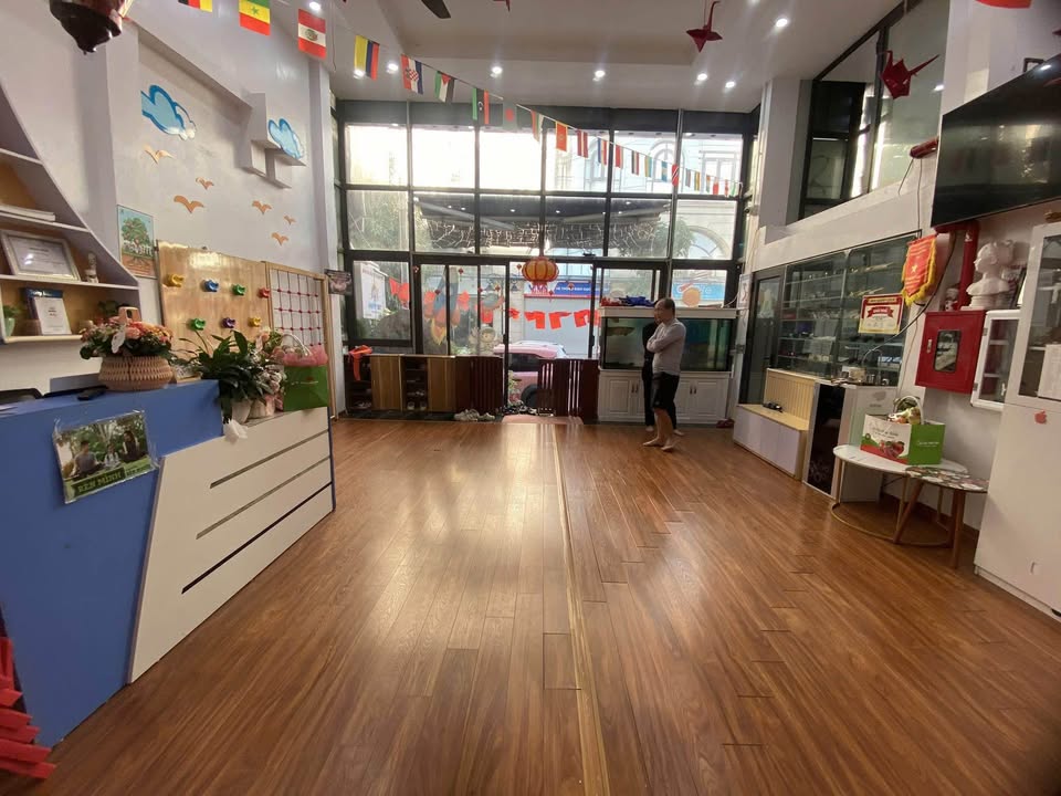 FrontHouse Trâu Quỳ 104m² giá 35 tỷ - Vị trí đắc địa mặt phố