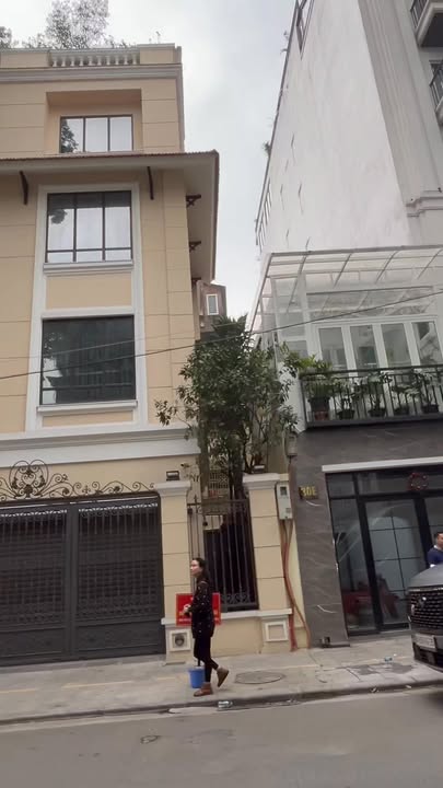 Căn hộ Tập thể Lý Nam Đế Hoàn Kiếm 70m² giá 7 tỷ - Gần phố, tiện ích đầy đủ!