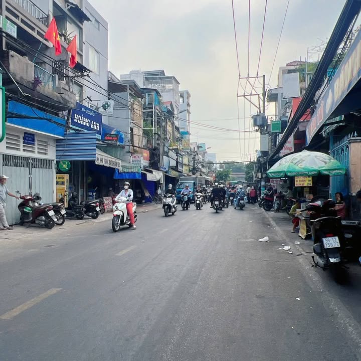 FrontHouse Tôn Đản Quận 4, 49m² giá 12 tỷ - Kinh doanh sinh lời ngay!