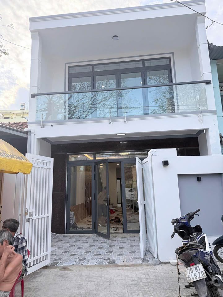 Nhà mặt tiền kinh doanh Vạn Hoà, Nha Trang 87.4m² giá 9.3 tỷ - Đầu tư sinh lời ngay!