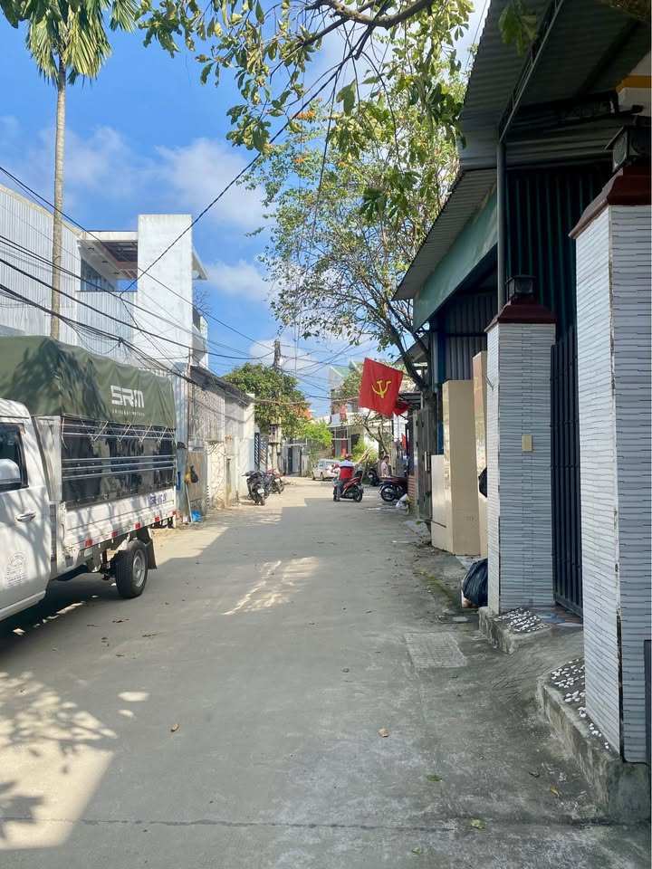 Nhà 2 tầng Xóm 8 Lại Thế 100m² giá 3.05 tỷ - Kiến trúc kiên cố, ô tô vào tận nơi!