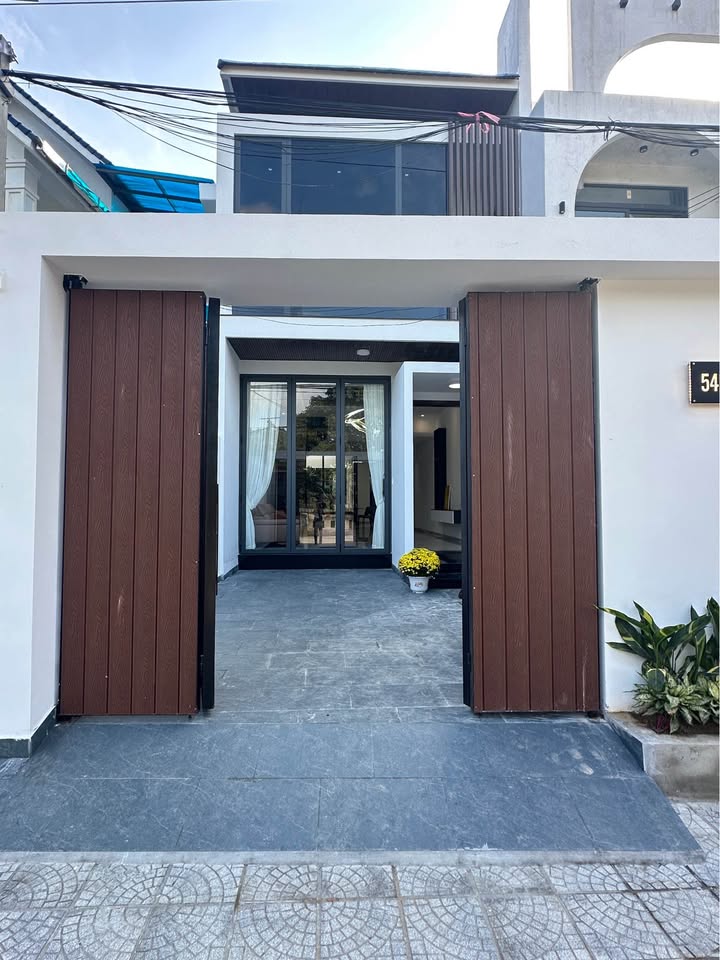 Nhà mặt tiền đường Thiên Thai TP Huế 133m² giá 3 tỷ - Thiết kế sang trọng, sẵn sàng ở ngay!