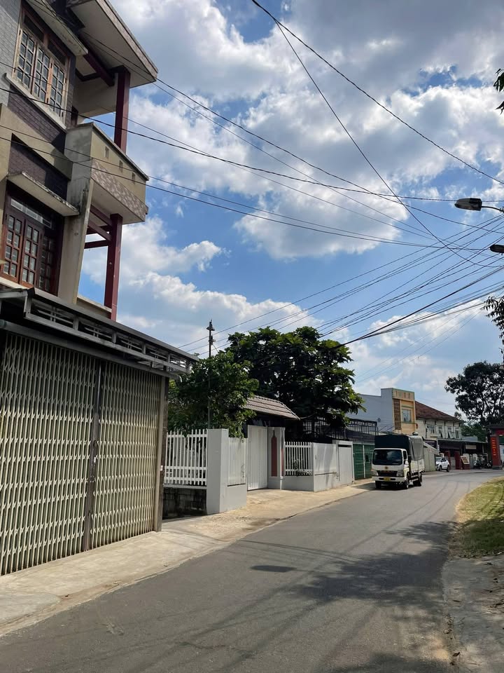 Nhà phố 63m² Phường 1 Bảo Lộc giá 4.5 tỷ - 3 mặt tiền lớn, hoàn công đầy đủ!