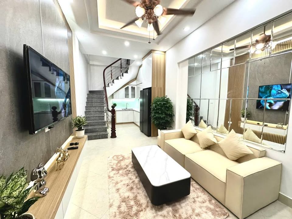 Nhà đẹp Mỹ Đình 34m² giá 7 tỷ - Đỗ ô tô sát cửa