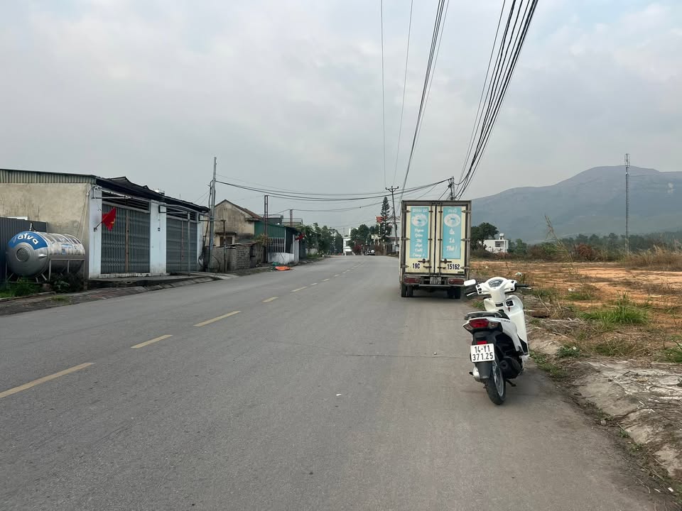 Đất nền mặt đường Bãi Dài, Uông Bí 100m² giá 1.3 tỷ - Kinh doanh tự do