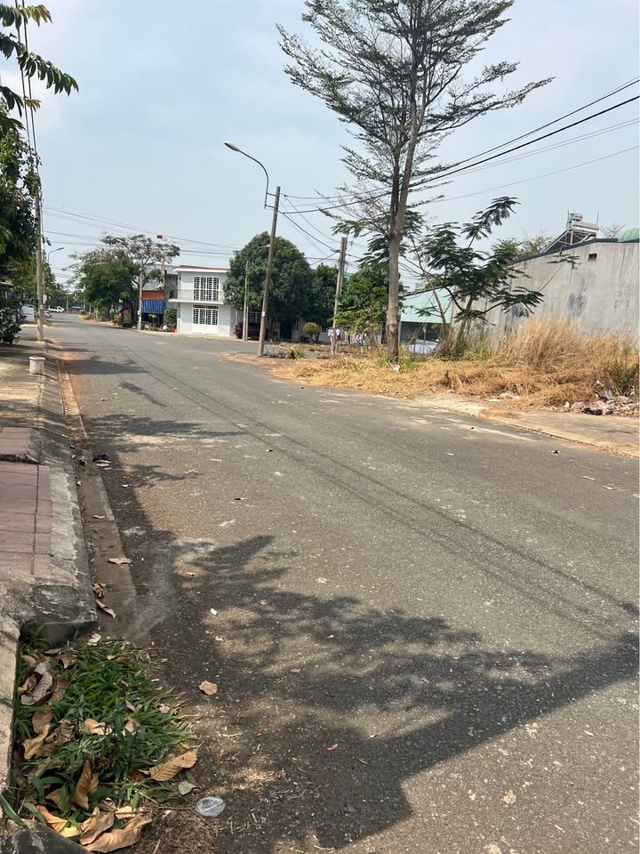 Nhà đẹp đường N1, Tân Phú, Đồng Phú 114m² giá 1.8 tỷ - Chính chủ bán gấp!