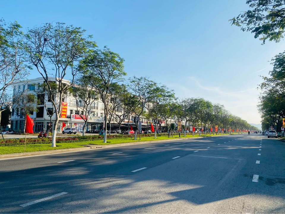 Nhà mặt tiền Hồ Tùng Mậu, Quận Liên Chiểu, 105m² giá 14 tỷ - Kinh doanh sầm uất!