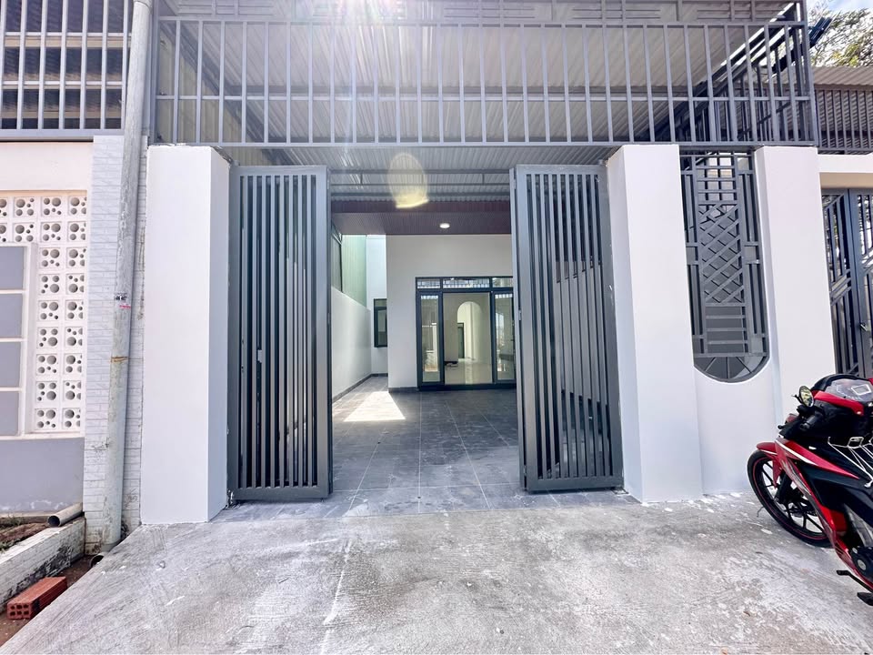 Nhà phố Đồi Thông PĐP, Pleiku 125m² giá 1.4 tỷ - Sẵn sàng vào ở ngay!