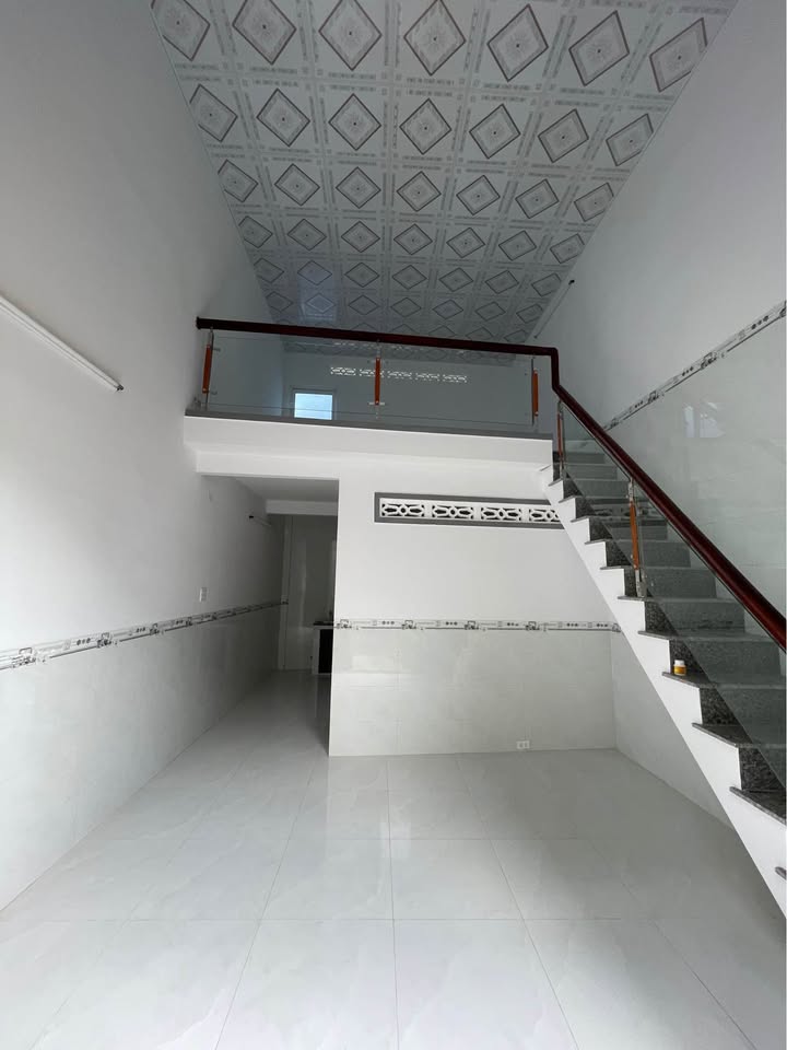 Nhà mới xây tại Lê Lợi, Tuy Hoà 85.6m² giá chỉ 1.9 tỷ - Căn góc thoáng mát!