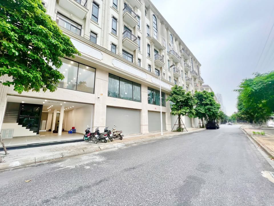 Cho thuê nhà liền kề Tố Hữu, Hà Đông 100m² giá chỉ 75 triệu - Kinh doanh sầm uất!