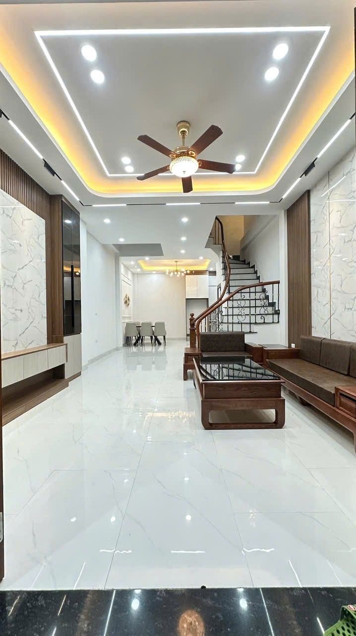 Nhà 5 tầng Tứ Hiệp 40m² giá 6.9 tỷ - Ngõ ô tô 50m ra mặt đường