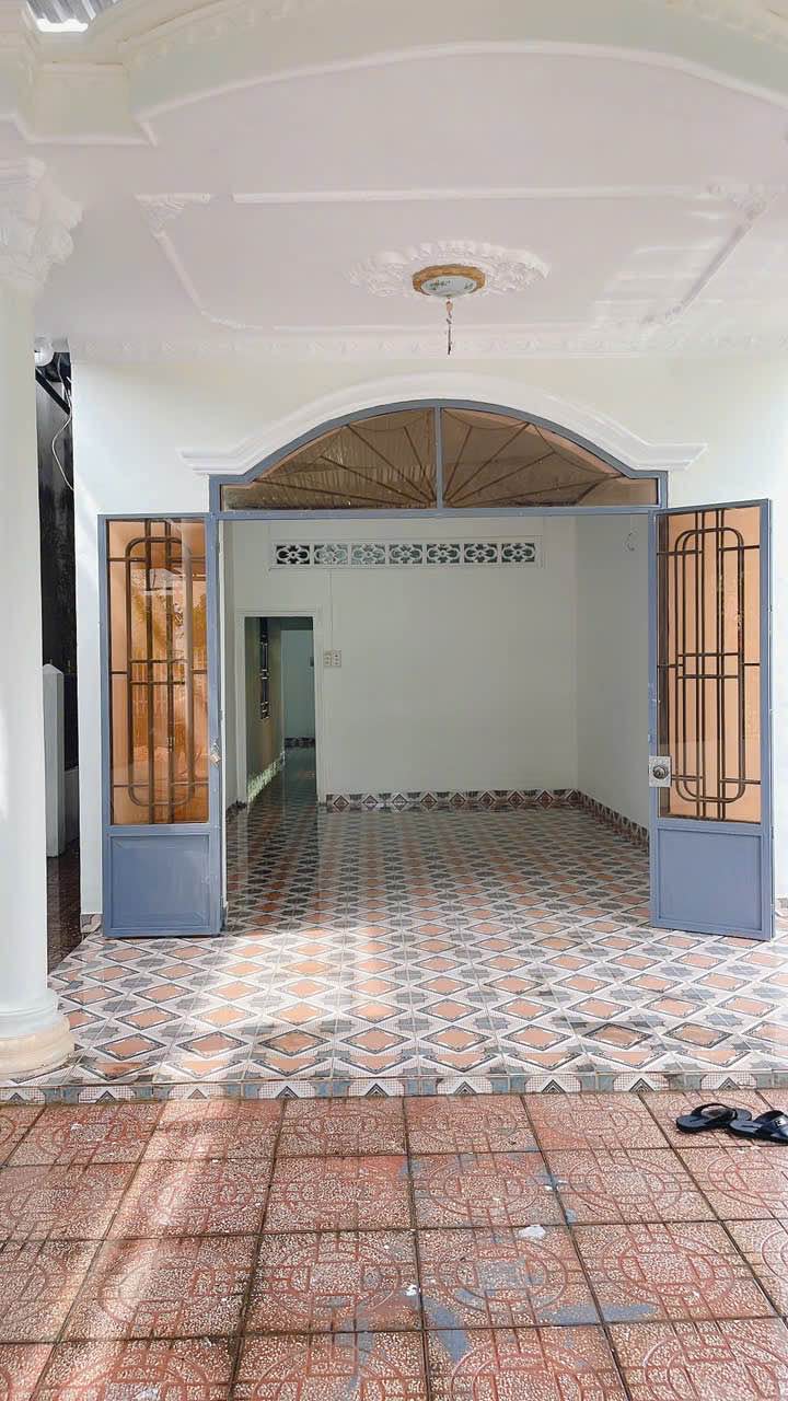 Nhà mới 210m² tại Khu phố Tiến Thành 3, Đồng Xoài giá chỉ 1.2 tỷ - Sẵn sàng đón Tết!