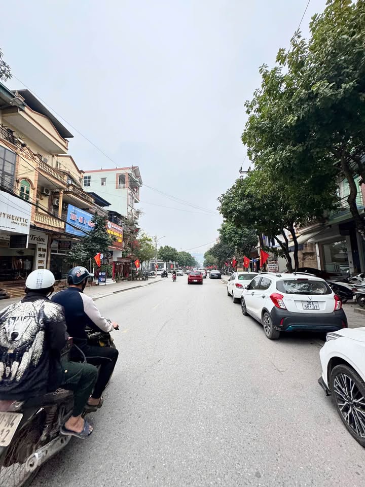 Bán FrontHouse đường Minh Cầu, Thái Nguyên 140m² giá chỉ hơn 1 tỷ - Cơ hội kinh doanh hiếm có!