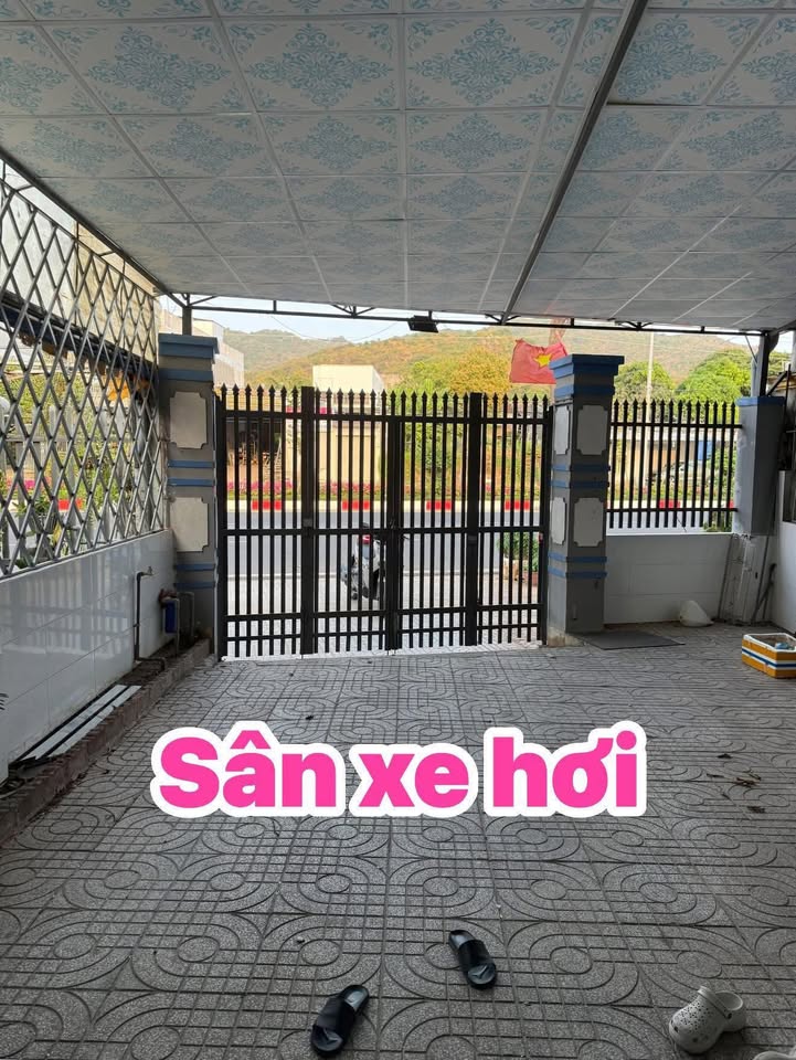 Nhà mặt tiền Nguyễn Tất Thành, Long Hải 2PN giá 5 triệu - Kinh doanh thuận lợi!