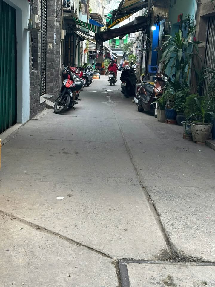 Nhà 1 trệt 1 lầu 2 phòng ngủ tại Tân Phú giá 2.45 tỷ - Đầu tư sinh lời ngay!