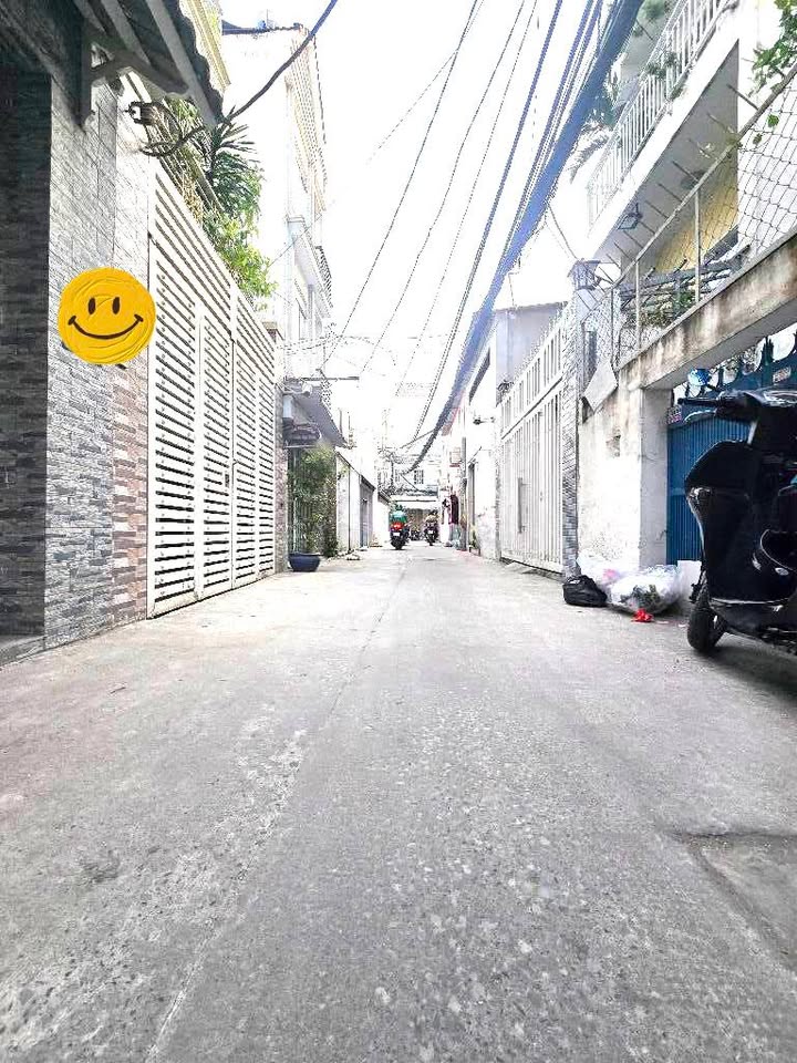 Nhà phố Quận 7 45m² giá 6.1 tỷ - Hai mặt tiền, hẻm xe hơi rộng rãi!