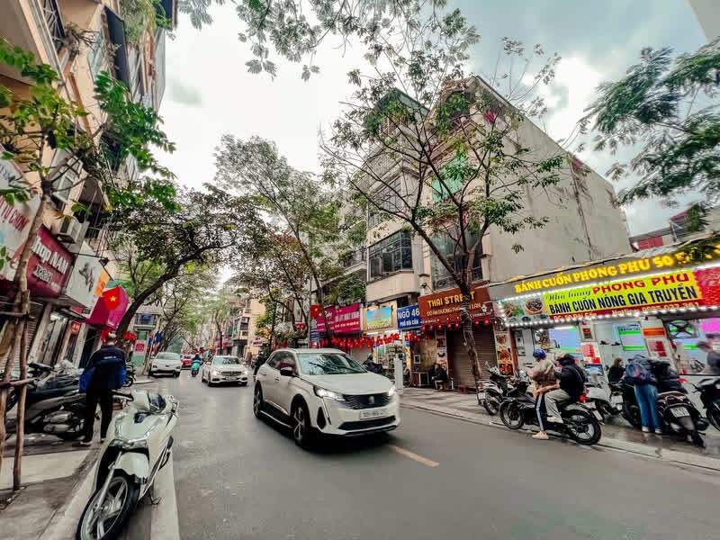 FrontHouse Đường Đội Cấn, Ba Đình 39m² giá 15 tỷ - Mặt phố kinh doanh sầm uất!