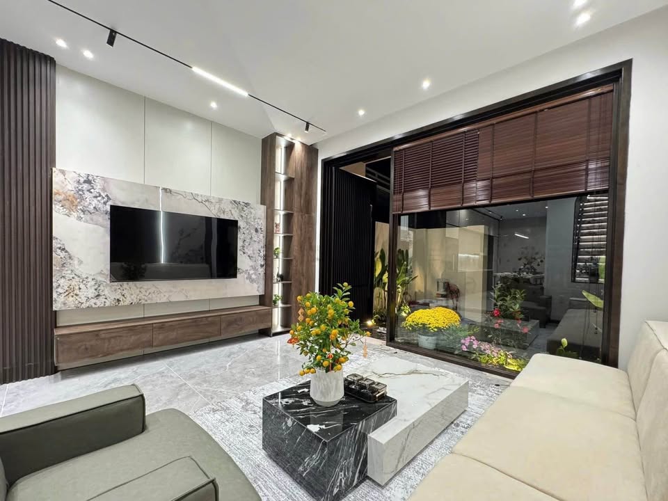 Nhà 3 tầng Hòa Xuân 100m² giá thỏa thuận - Thiết kế hiện đại, full nội thất!