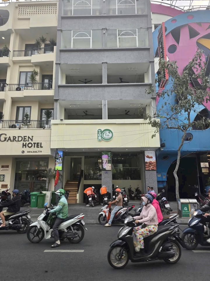 Mặt tiền Phan Xích Long, Phú Nhuận 128m² - Kinh doanh sầm uất ngay hôm nay!