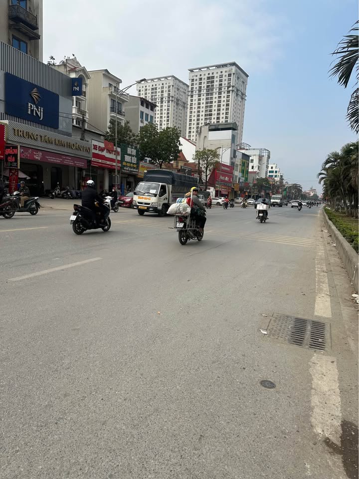 Nhà mặt phố QL32 Thị trấn Phùng 110m² giá 10 tỷ - Kinh doanh đỉnh cao!