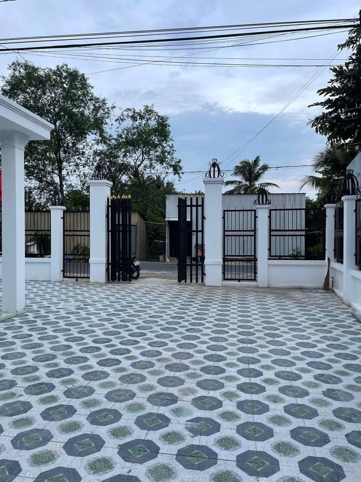 Nhà phố 180m² đường Sa Nhiên Mù U, TP Sa Đéc - Giá 1.85 tỷ, chính chủ bán gấp!