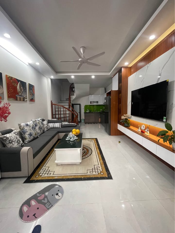 Nhà riêng Phường Giang Biên, Quận Long Biên 34m² giá 4 tỷ - Đẹp như mới, sẵn sàng vào ở!