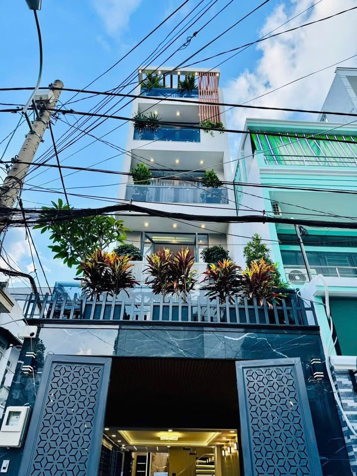 Nhà phố mặt tiền hẻm Lê Văn Thọ, Gò Vấp, 83m² giá 18.8 tỷ - Căn góc thang máy sang trọng!