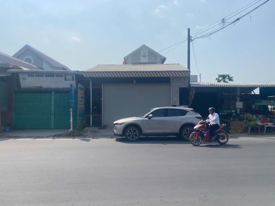 Nhà mặt tiền Đức Hòa Thượng 294m² giá 12 tỷ - Kinh doanh ngay!