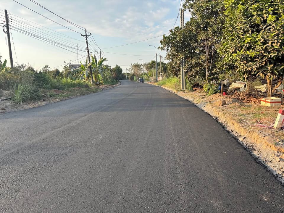 Lô đất thổ cư mặt tiền đường HL120, Phú Tân, Định Quán - 160m² giá 830 triệu - Cơ hội đầu tư tuyệt vời!