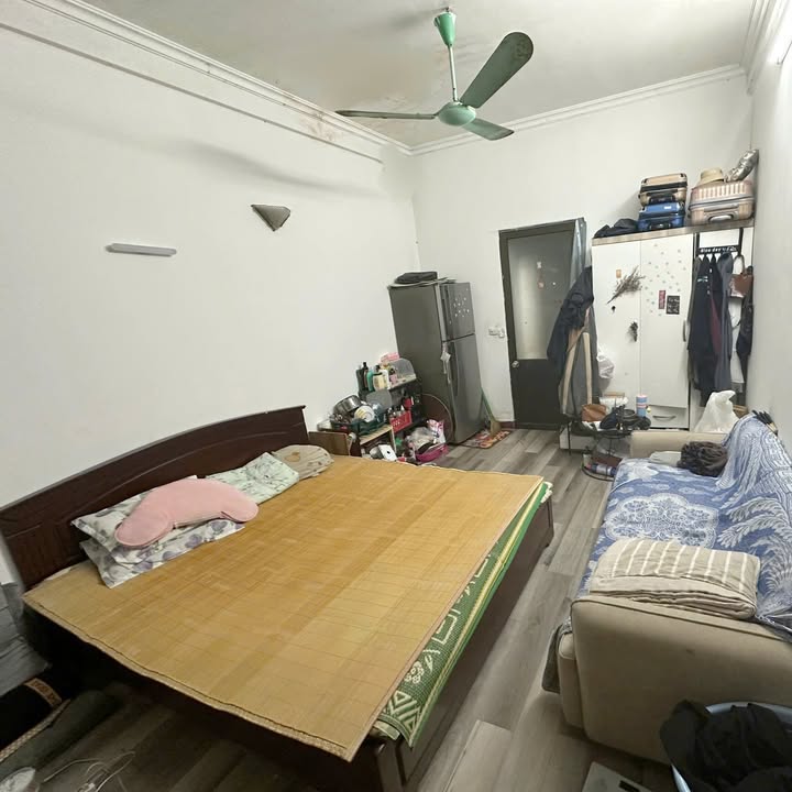 Phòng cho thuê tại 10 Kim Mã Thượng, Quận Ba Đình, 25m² - Không gian hiện đại, sạch sẽ!