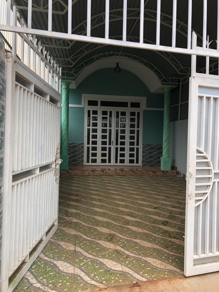 Nhà mái thái kiên cố tại Đinh Lạc, Di Linh 100m² giá 1.4 tỷ - Gần trường học, tiện ích đầy đủ!