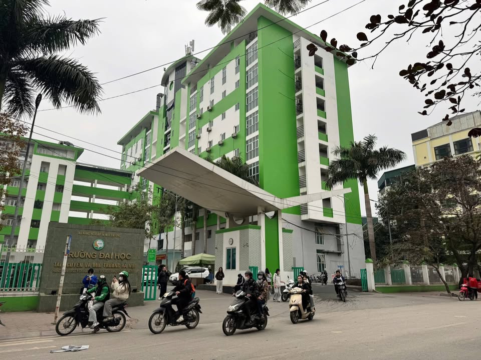 Nhà mặt phố Cầu Diễn, 37m² giá 9 tỷ - Vị trí đắc địa cho kinh doanh!