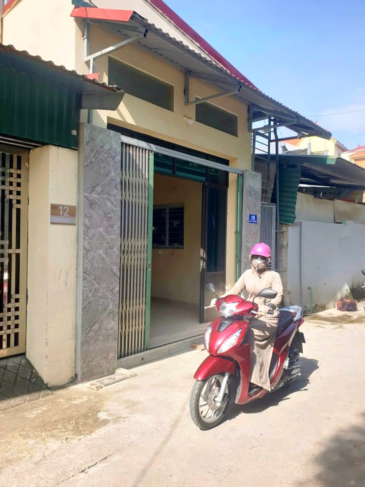 Phòng cho thuê tại Thôn Phú Diễn, 25m² giá 2.4 triệu - Không chung chủ, tiện nghi đầy đủ!