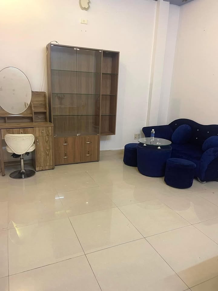 Phòng cho thuê 1026 Nguyễn Trãi, Quận 5, 50m² - Nội thất đầy đủ, giá chỉ 7.5 triệu!