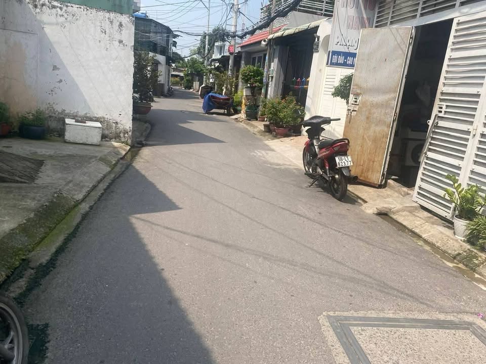 Nhà riêng Trung Chánh, Hóc Môn 52m² giá 3.5 tỷ - Sổ hồng riêng, chính chủ!