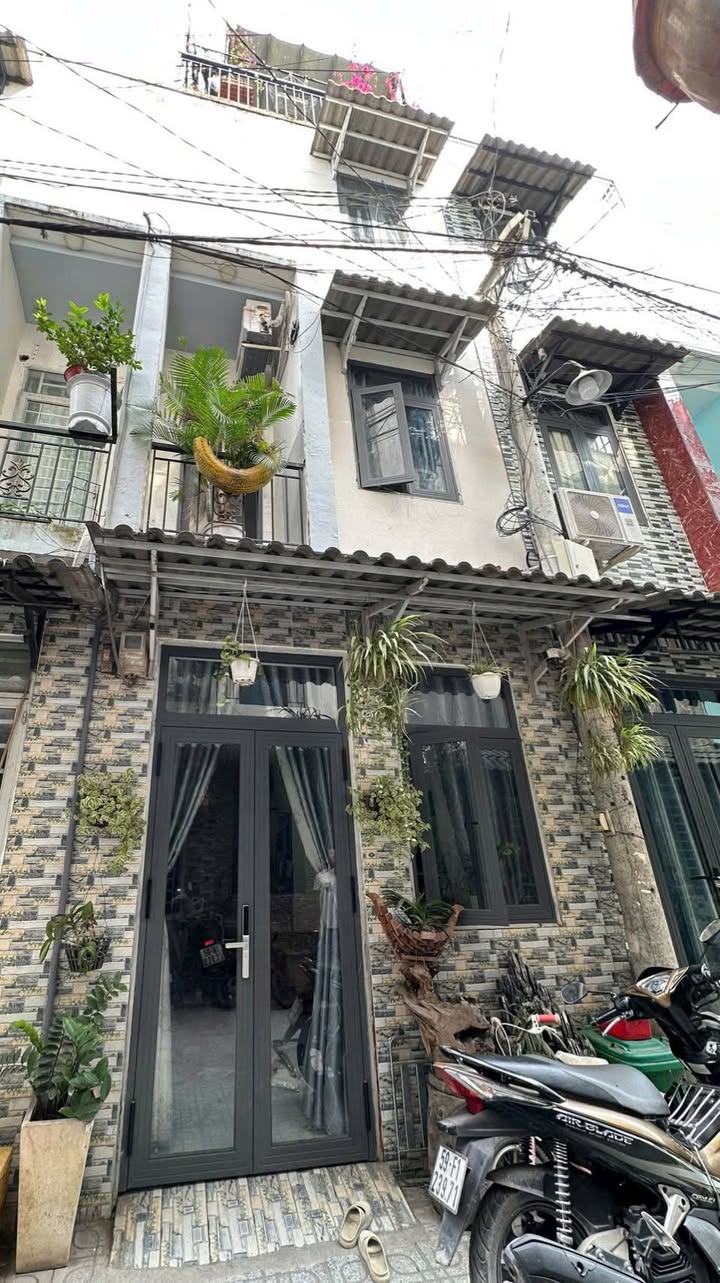 Nhà 1 trệt 2 lầu đường xe Quận 12 24m² giá 1.58 tỷ - Chính chủ bán gấp!