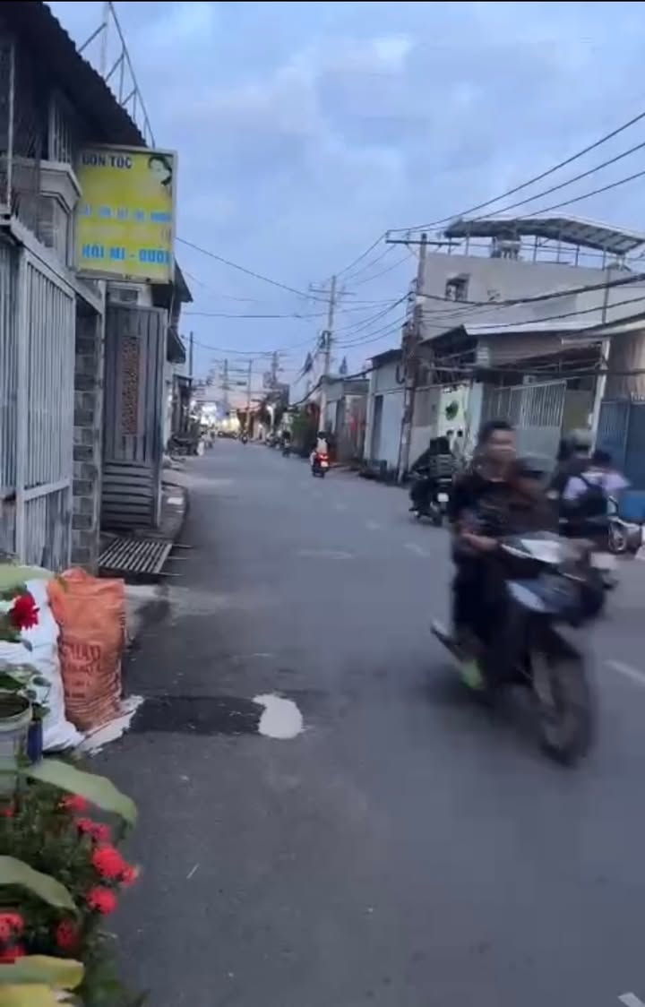 Bán gấp FrontHouse 4 tầng tại Hóc Môn 100m² giá 9.8 tỷ - Nội thất cực Chill!