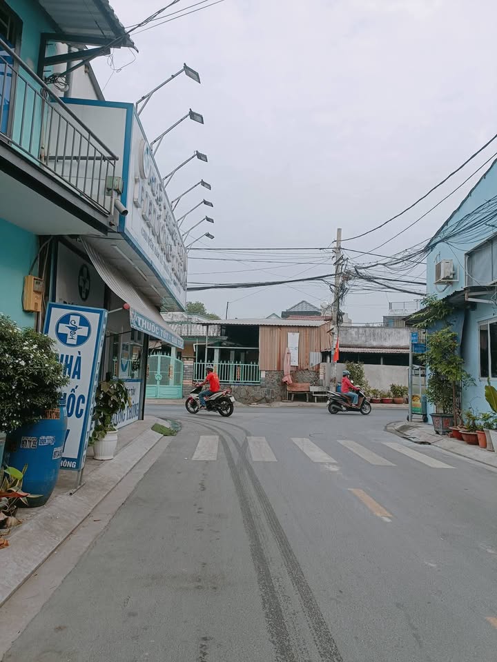 Nhà mặt tiền đường nhựa Đông Thạnh, Hóc Môn 20m² giá 950 triệu - Cơ hội kinh doanh tuyệt vời!